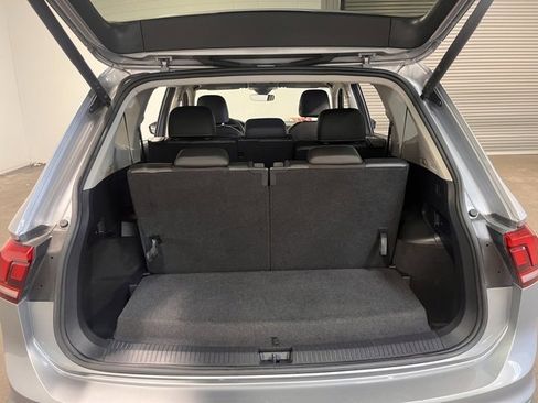 Used 2024 Volkswagen Tiguan SE image 16