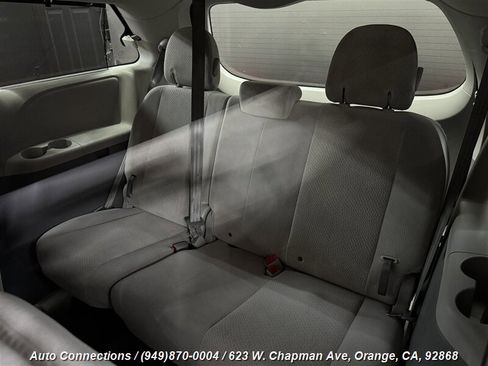 Used 2012 Toyota Sienna LE image 11