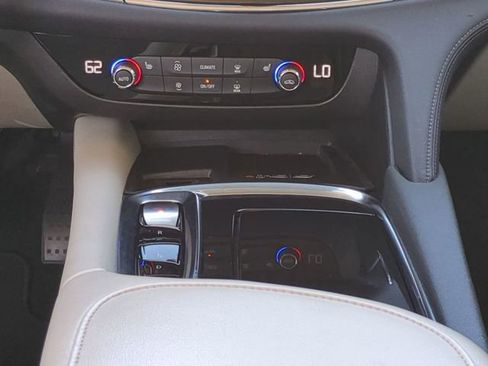 Used 2024 Buick Enclave Essence FWD image 23