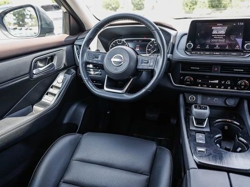 Used 2023 Nissan Rogue SV w/ SV Premium B Package FWD image 17