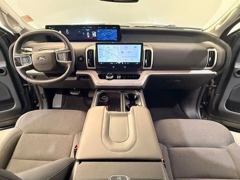Used 2025 Ford Expedition Active AWD/4WD image 19