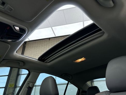 Used 2022 Subaru Legacy Limited image 40