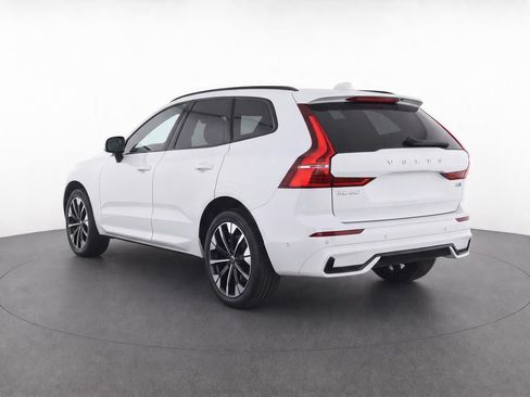 Certified 2026 Volvo XC60 B5 Plus AWD/4WD image 3