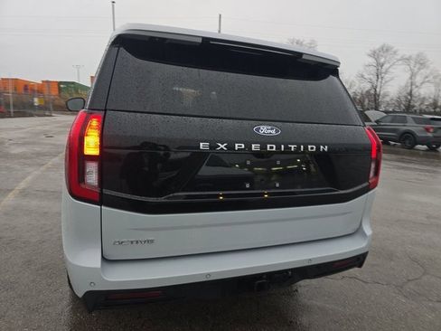 Used 2025 Ford Expedition Active image 15