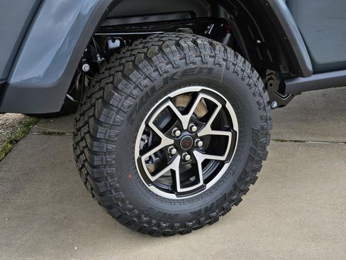New 2025 Jeep Gladiator Rubicon image 5