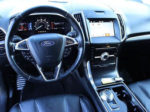 Used 2019 Ford Edge Titanium FWD image 14