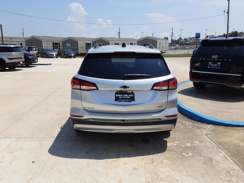 Used 2022 Chevrolet Equinox RS w/ RS Leather Package image 6