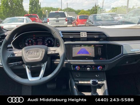 Used 2025 Audi Q3 2.0T Premium image 33