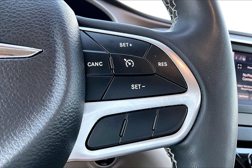Used 2023 Chrysler Voyager LX FWD image 17