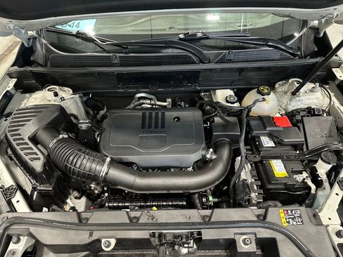 Used 2023 GMC Acadia SLT image 11