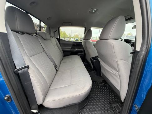 Used 2017 Toyota Tacoma SR5 AWD/4WD image 27