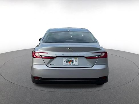 Used 2025 Toyota Camry LE image 12