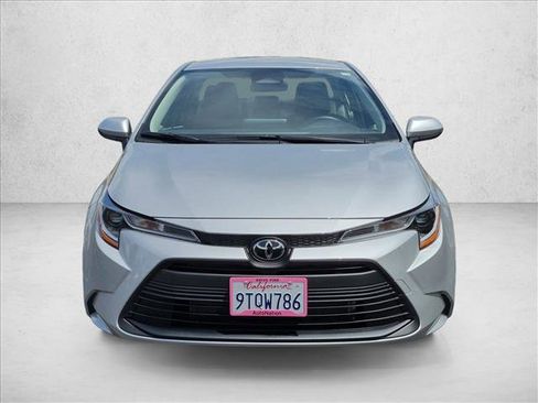 Used 2025 Toyota Corolla LE w/ LE Premium Package FWD image 2