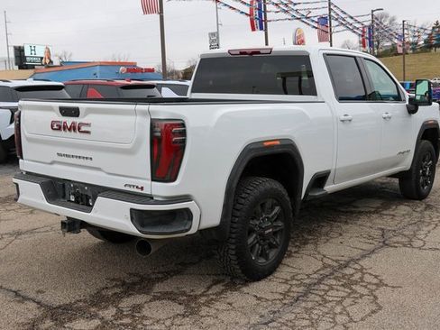 Used 2025 GMC Sierra 2500 AT4 image 6