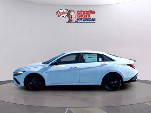 New 2026 Hyundai Elantra SEL Sport Premium FWD image 2
