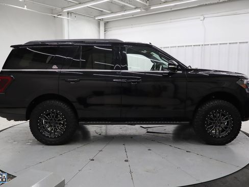 Used 2024 Ford Expedition Timberline image 2