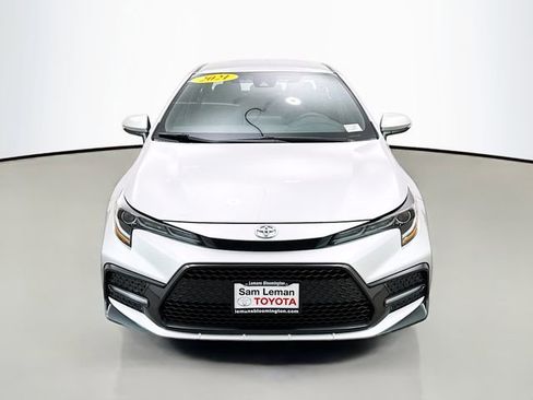 Used 2021 Toyota Corolla SE w/ Carpet Mat Package (TMS) image 2