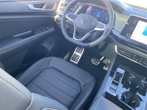 New 2026 Volkswagen Atlas Cross Sport SEL R-Line image 10