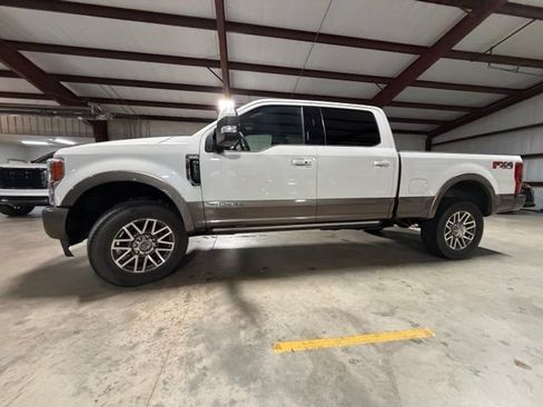 Used 2019 Ford F250 King Ranch w/ King Ranch Ultimate Package AWD/4WD image 4