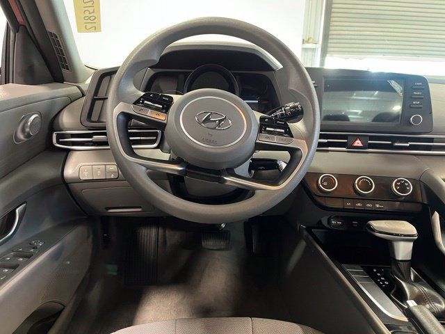 Used 2023 Hyundai Elantra SE FWD image 22