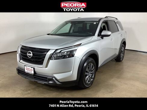 Used 2024 Nissan Pathfinder SV FWD image 1