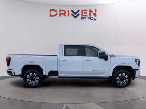 New 2026 GMC Sierra 2500 Denali w/ Denali Reserve Package image 7