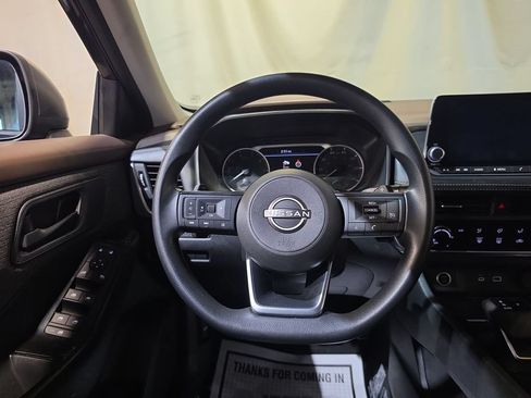 Used 2023 Nissan Rogue S AWD/4WD image 11