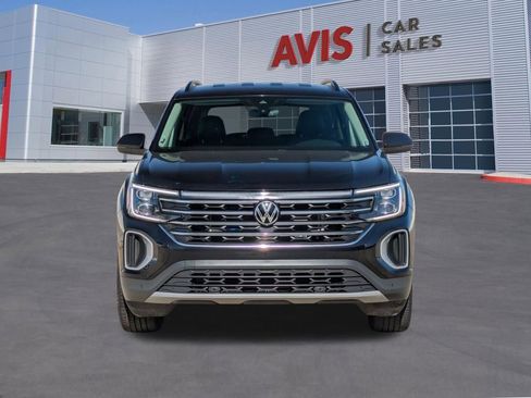 Used 2024 Volkswagen Atlas SE image 2