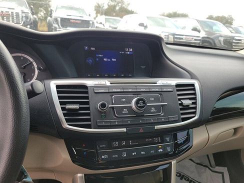 Used 2016 Honda Accord LX image 17