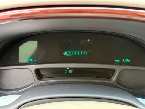 Used 2005 Cadillac De Ville w/ Limited Edition Package FWD image 15