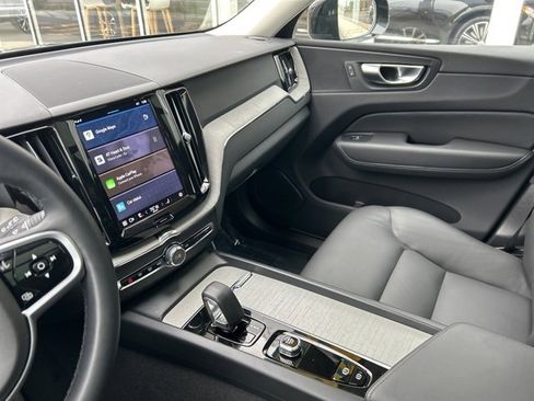 Certified 2025 Volvo XC60 B5 Plus image 19