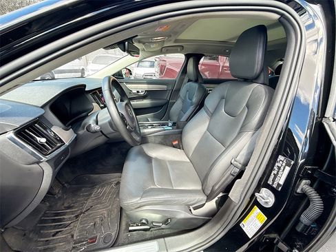 Used 2023 Volvo S90 B6 Plus image 23