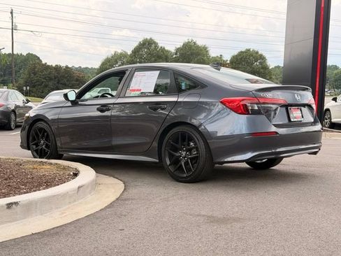 Used 2023 Honda Civic Sport image 9