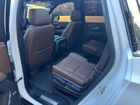 Used 2022 Chevrolet Tahoe High Country image 18