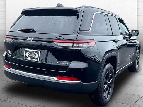 Used 2025 Jeep Grand Cherokee Limited AWD/4WD image 14