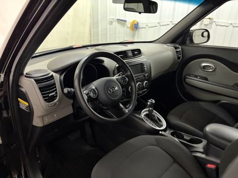 Used 2019 Kia Soul FWD image 28