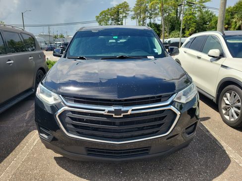 Used 2021 Chevrolet Traverse LS FWD image 2