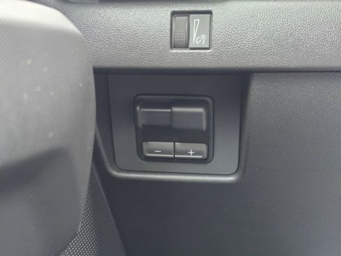 New 2025 GMC Canyon Elevation w/ Convenience Package image 30