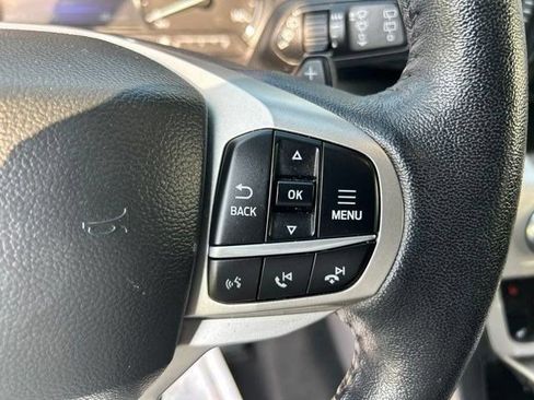 Used 2021 Ford Explorer XLT w/ Equipment Group 202A AWD/4WD image 16