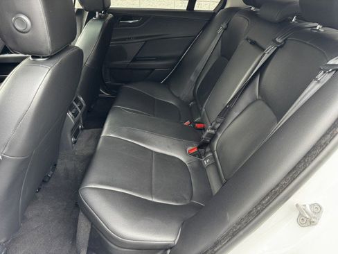 Used 2019 Jaguar XE Premium AWD/4WD image 7