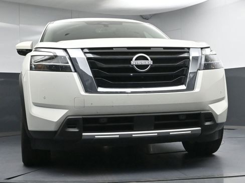 Used 2024 Nissan Pathfinder Platinum w/ Cargo Package AWD/4WD image 27