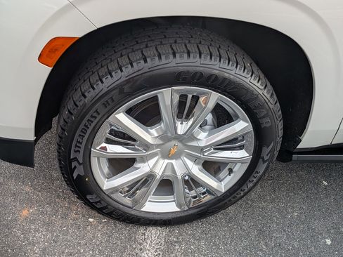 Certified 2022 Chevrolet Suburban High Country w/ Max Trailering Package image 12