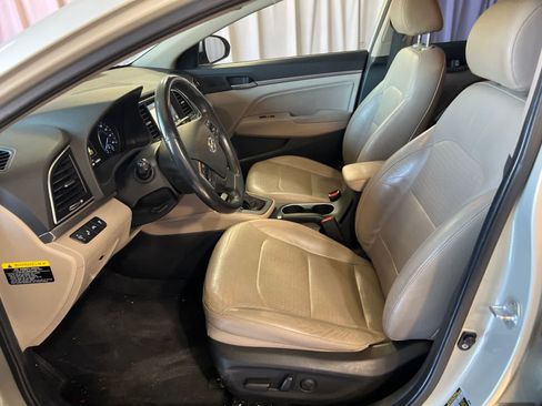 Used 2017 Hyundai Elantra Limited w/ Limited Ultimate Package 05 FWD image 17