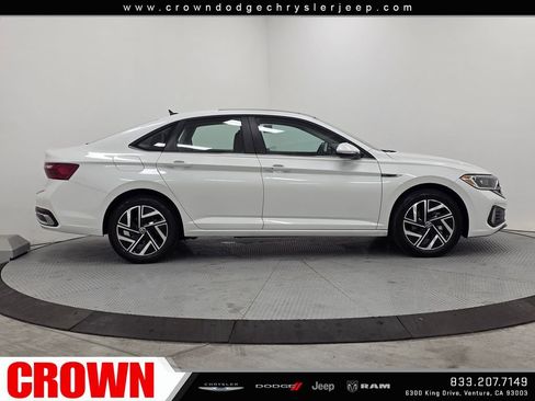 Used 2023 Volkswagen Jetta SEL FWD image 8
