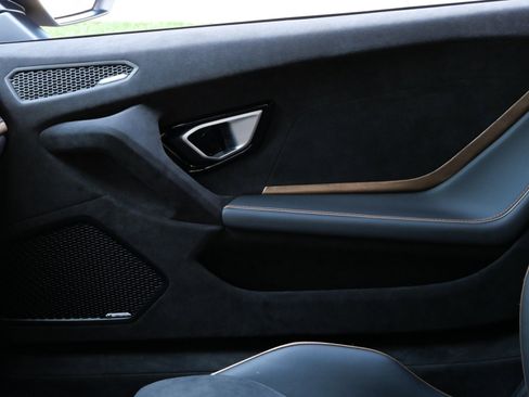 Used 2024 Lamborghini Huracan Tecnica image 13