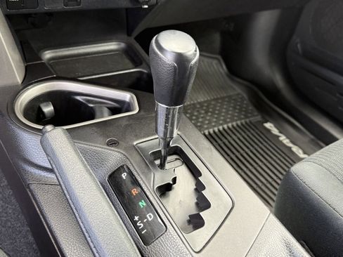 Used 2018 Toyota RAV4 LE image 24