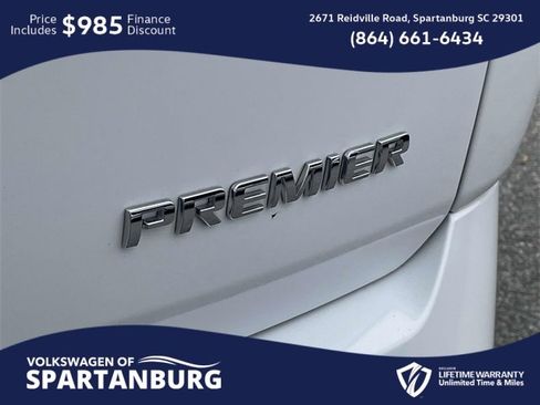 Used 2023 Chevrolet Traverse Premier image 8