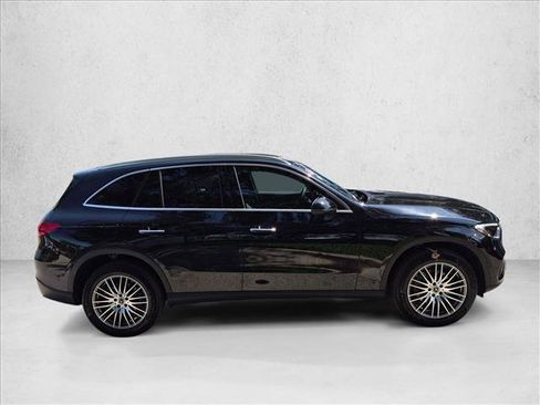 Used 2026 Mercedes-Benz GLC 300 image 4