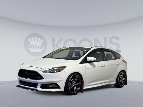 Used 2018 Ford Focus ST image 1
