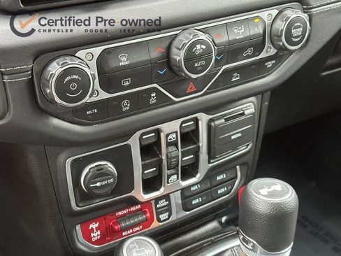 Certified 2025 Jeep Wrangler Unlimited Rubicon AWD/4WD image 21